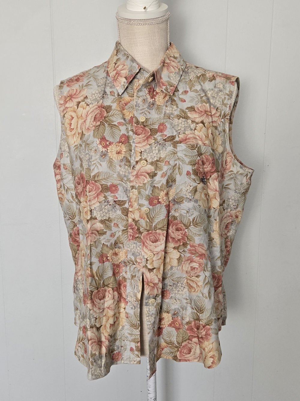 Ralph Lauren Sleeveless Floral Button-Up Top in Rose, Peach, Cream